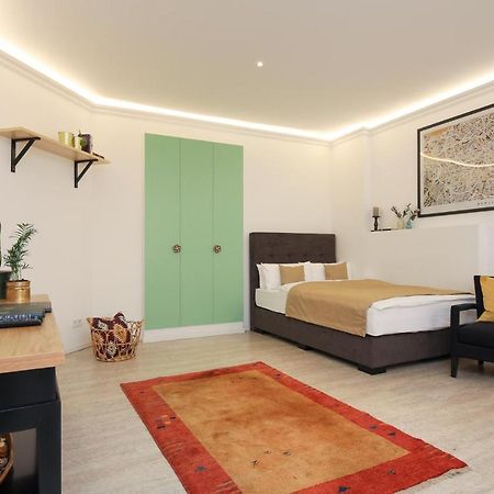 5 Personen Altbau Nahe Kurfuerstendamm - Shakespeare Berlin Luaran gambar
