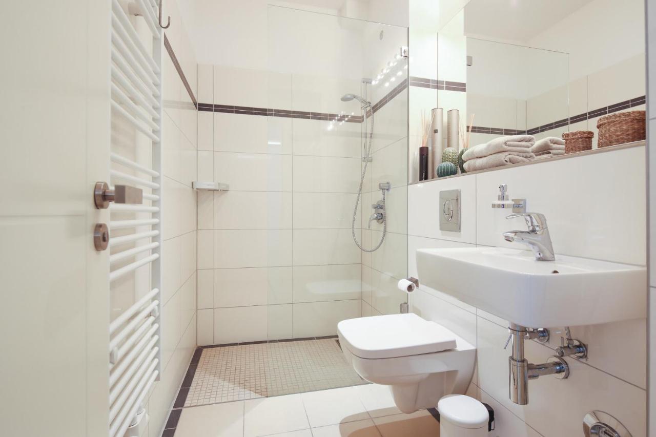 5 Personen Altbau Nahe Kurfuerstendamm - Shakespeare Berlin Luaran gambar