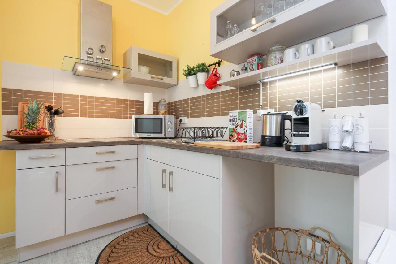 5 Personen Altbau Nahe Kurfuerstendamm - Shakespeare Berlin Luaran gambar