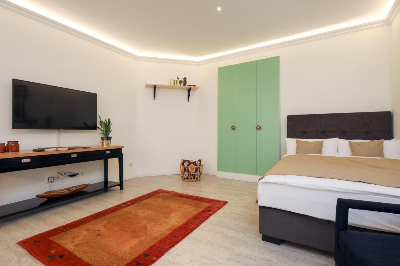 5 Personen Altbau Nahe Kurfuerstendamm - Shakespeare Berlin Luaran gambar
